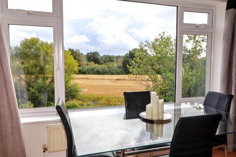 undefined, Esher Road, Hersham KT12