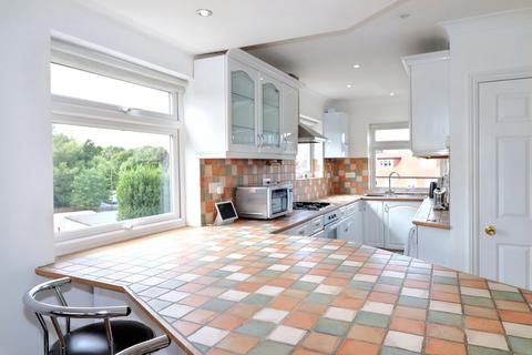 undefined, Esher Road, Hersham KT12