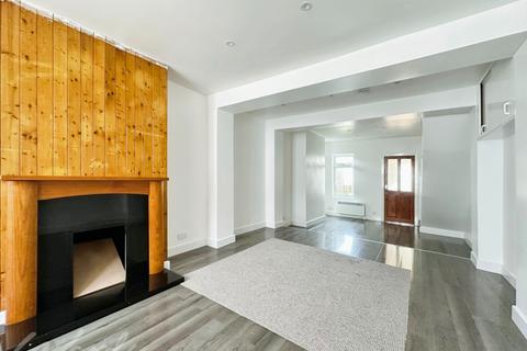 3 bedroom terraced house to rent, Malling Road Snodland ME6