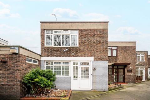 undefined, Spring Walk, E1, Tower Hamlets, London, E1