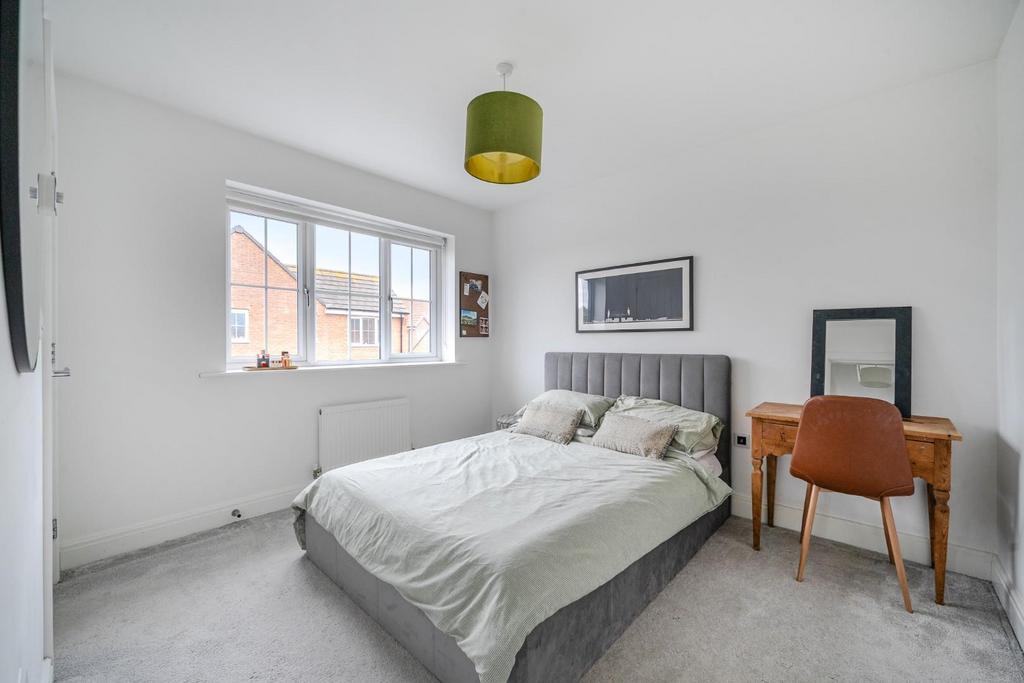 Bedroom 1.jpg
