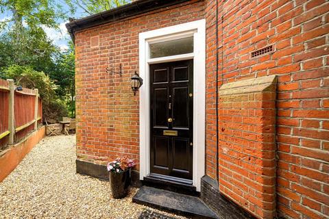 2 bedroom flat for sale, Old Hill, Chislehurst, BR7