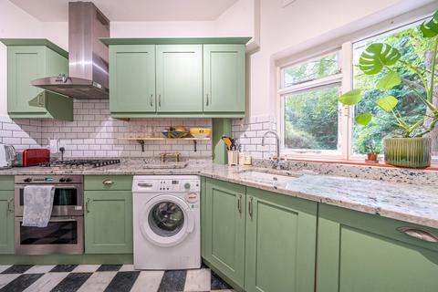 Flat 1, 29 Old Hill, Chislehurst, BR7 5LZ
