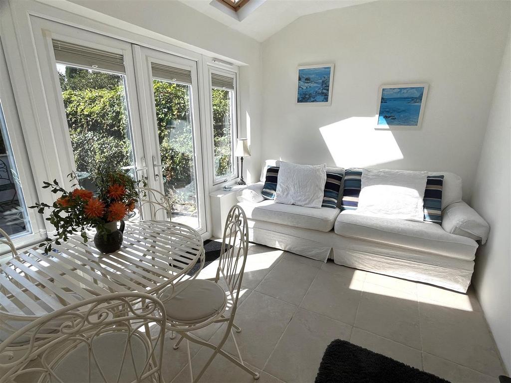 Entrance room.JPG