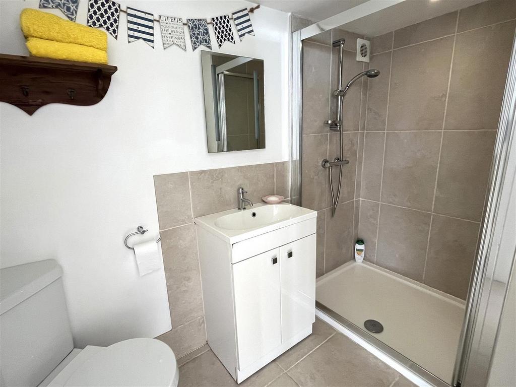 Downstairs shower room.JPG