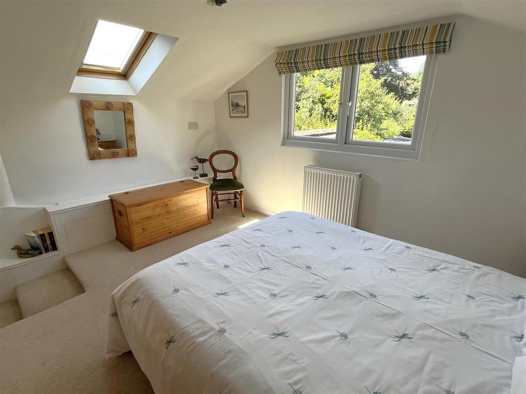 Bedroom 1 2.JPG