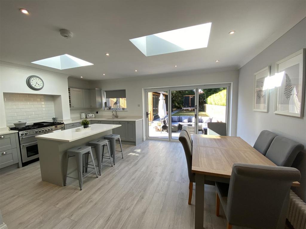 54 Mytton Oak Rd-8.jpg