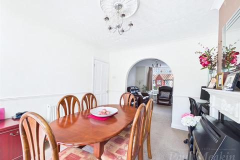 26 Elm Park Gardens, South Croydon, CR2 8RU