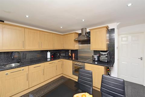 2 bedroom terraced house for sale, Cliffe Park Drive, Leeds