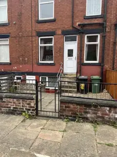 2 bedroom terraced house to rent, Leeds LS11