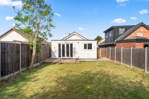 3 bedroom detached bungalow for sale, Coombe Rise, Leicester LE2