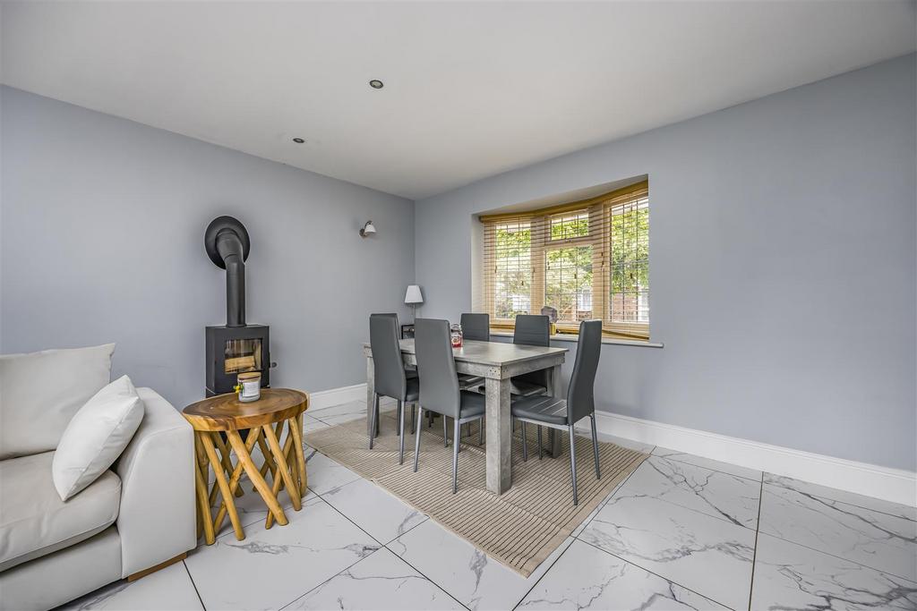 1 B South Road, Drayton-Portico Marketing-Sold By-3.j