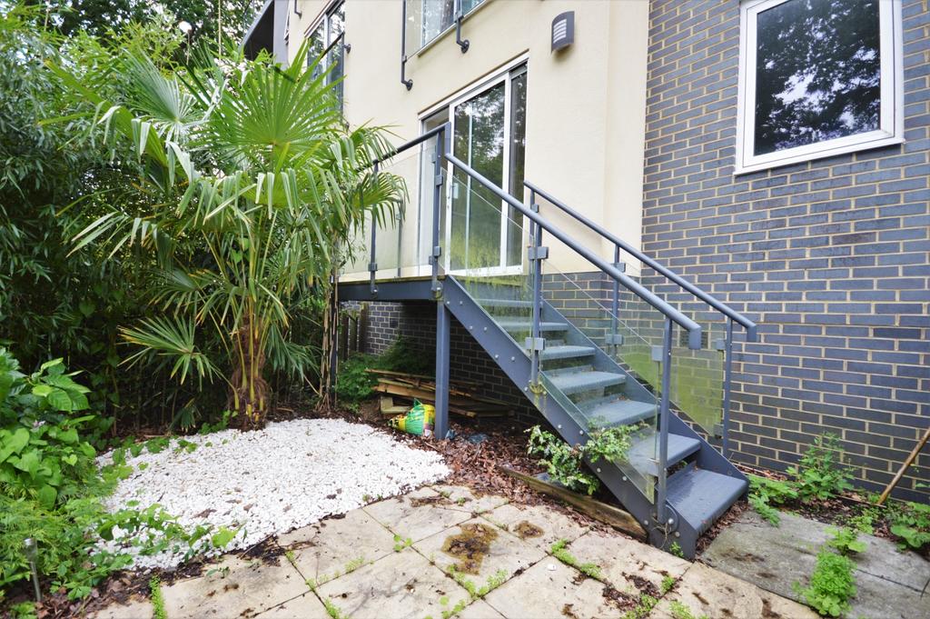 Private Garden (2)