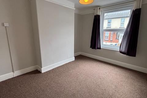 3 bedroom terraced house to rent, Second Avenue, Teignmouth, TQ14