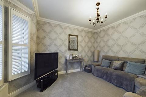 346 Chipstead Valley Road, Coulsdon, CR5 3BF