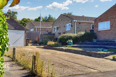 2 bedroom detached bungalow for sale, Knights Close, Lawford, Manningtree, Essex