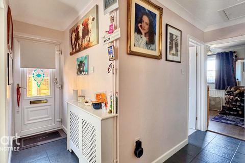 2 bedroom detached bungalow for sale, Knights Close, Lawford, Manningtree, Essex