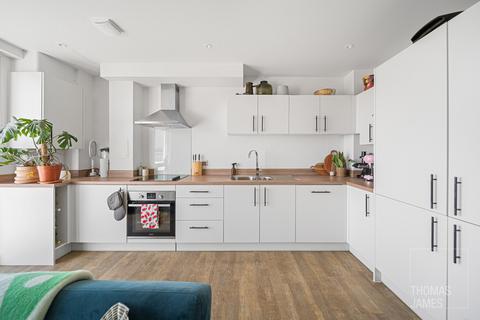 1 bedroom flat for sale, Station Road, London, N11