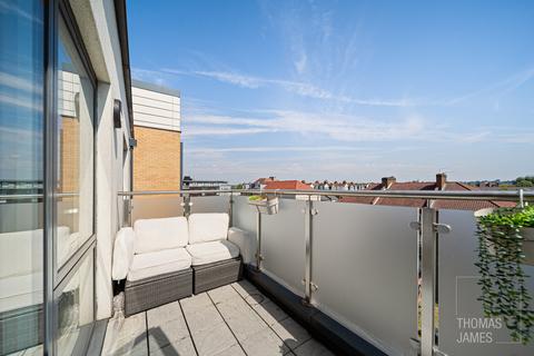 1 bedroom flat for sale, Station Road, London, N11