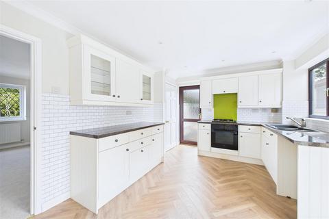 undefined, Stylish family home in Nailsea's West End