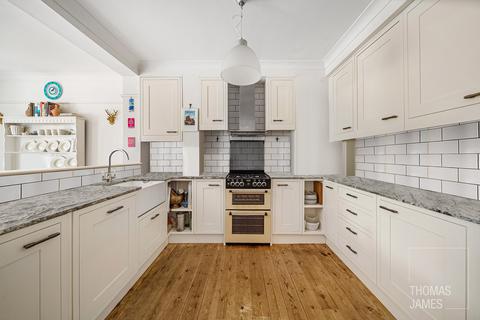 22 Church Hill, London, N21 1JA