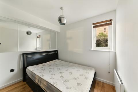 1 bedroom flat to rent, Ringwood Gardens, Canary Wharf, London, E14