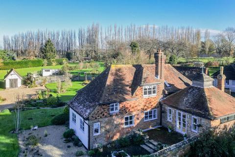 undefined, Set Within 1.6 Acres In Goudhurst