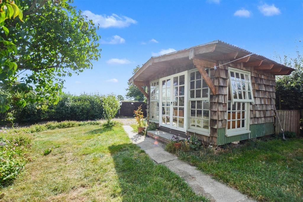 Cottage 3 Exterior 2.jpeg