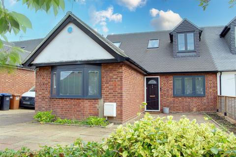 4 bedroom chalet for sale, Westland Drive, Brookmans Park AL9