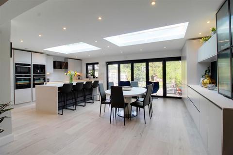 4 bedroom chalet for sale, Westland Drive, Brookmans Park AL9