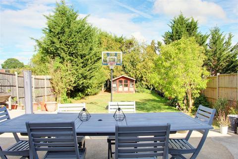4 bedroom semi-detached house for sale, Westland Drive, Brookmans Park AL9