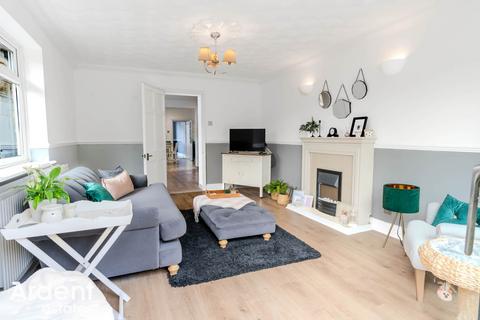 3 bedroom semi-detached house for sale, Crescent Road, Heybridge
