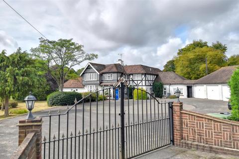 5 bedroom detached house for sale, Tenterden Road, Biddenden