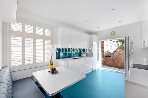 5b Vale Grove, London, N4 1PY
