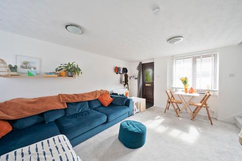 2 bedroom end of terrace house for sale, Lester Drive, Haddenham, CB6