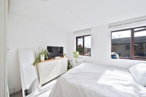 2 bedroom end of terrace house for sale, Lester Drive, Haddenham, CB6