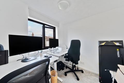 2 bedroom end of terrace house for sale, Lester Drive, Haddenham, CB6