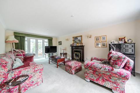 undefined, Grassmount, Purley CR8