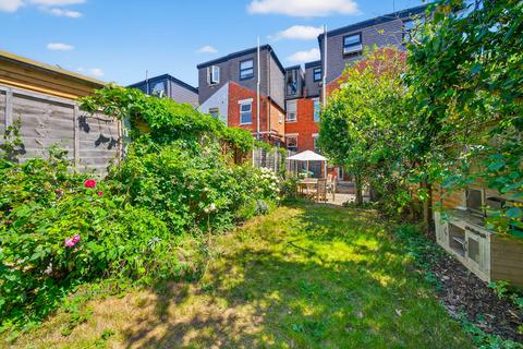 4 bedroom terraced house for sale, Salehurst Road, London SE4