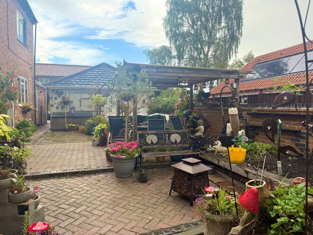 Side garden 1