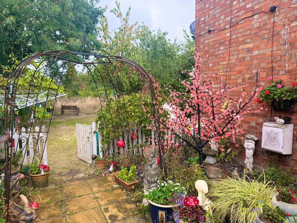 Side garden