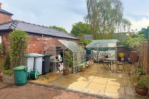 undefined, 9 Manor House