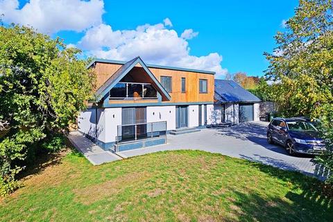 5 bedroom detached house for sale, Venns Lane, Hereford HR1