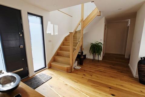 5 bedroom detached house for sale, Venns Lane, Hereford HR1