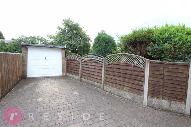 Driveway/Garage