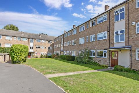2 bedroom ground floor flat for sale, Lyndhurst Court, Sutton SM2