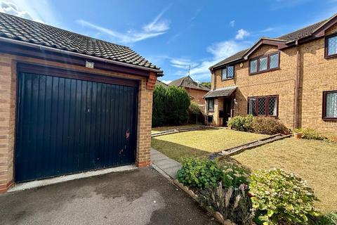 4 bedroom semi-detached house for sale, Launton Close, Barton Hills, Luton, Bedfordshire, LU3 4BF