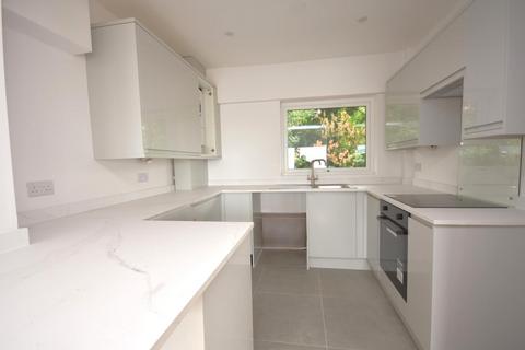 3 bedroom apartment to rent, 16 Windsor Court, The Esplanade, Penarth, CF64 3AT
