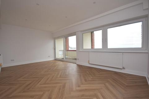 3 bedroom apartment to rent, 16 Windsor Court, The Esplanade, Penarth, CF64 3AT