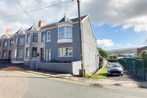 5 bedroom end of terrace house for sale, New Rd, Pantyffynnon